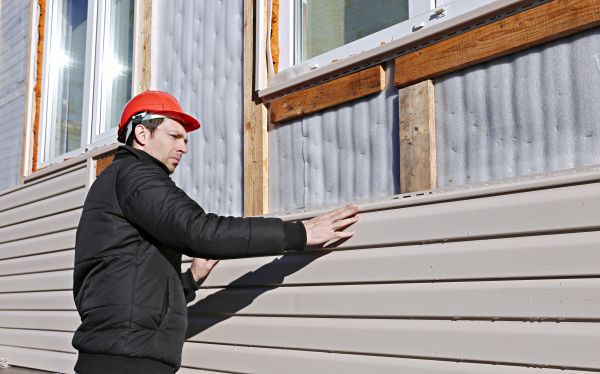 Cost of Vinyl Cladding Repair in Fallbrook